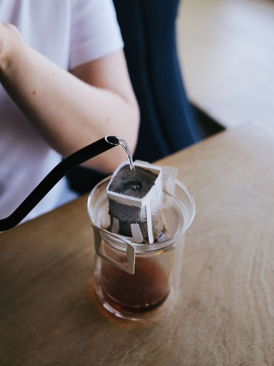 Dripbag Etiopie Negele Gorbitu — zalévání horkou vodou, černá filtrovaná káva